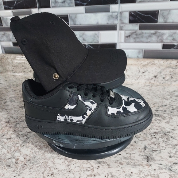 Nike air force. Custom mickey mouse and custom hat - Picture 2 of 4